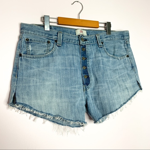 Levi’s 501 Button Fly Distressed boyfriend shorts - Picture 2 of 9